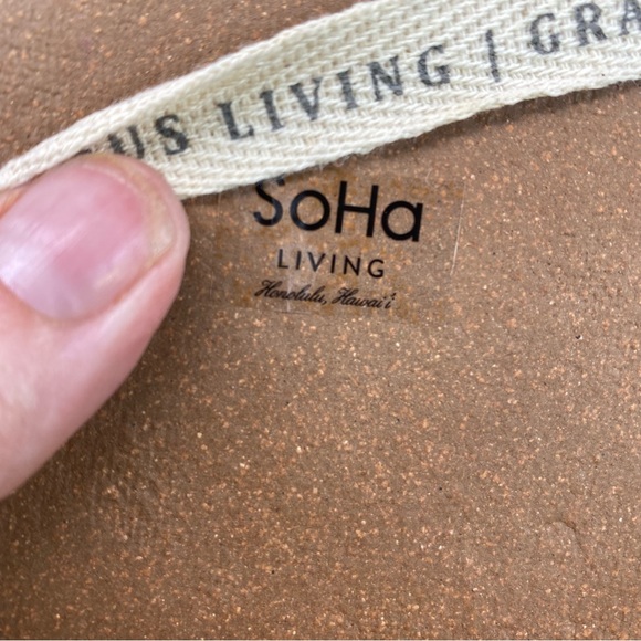 SoHa Living White Ceramic pineapple cheese plate and knife - Picture 7 of 7